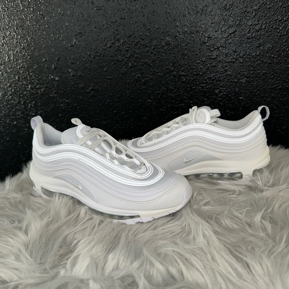 nike sneakers wholesale bulk